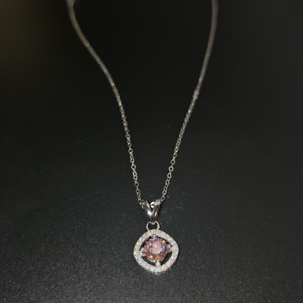 ✨ Pink Moissanite Halo Pendant Necklace – S925 Sterling Silver (18”) - Picture 3 of 8